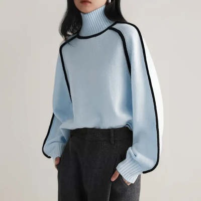 Damski sweter z golfem i kontrastowymi przeszyciami w stylu oversize